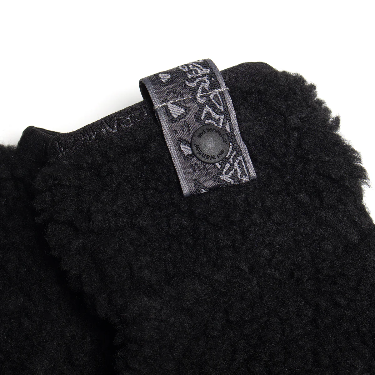12119-gramicci-x-and-wander-jq-tape-fleece-gloves-2.webp Gramicci x And Wander JQ Tape Fleece Gloves