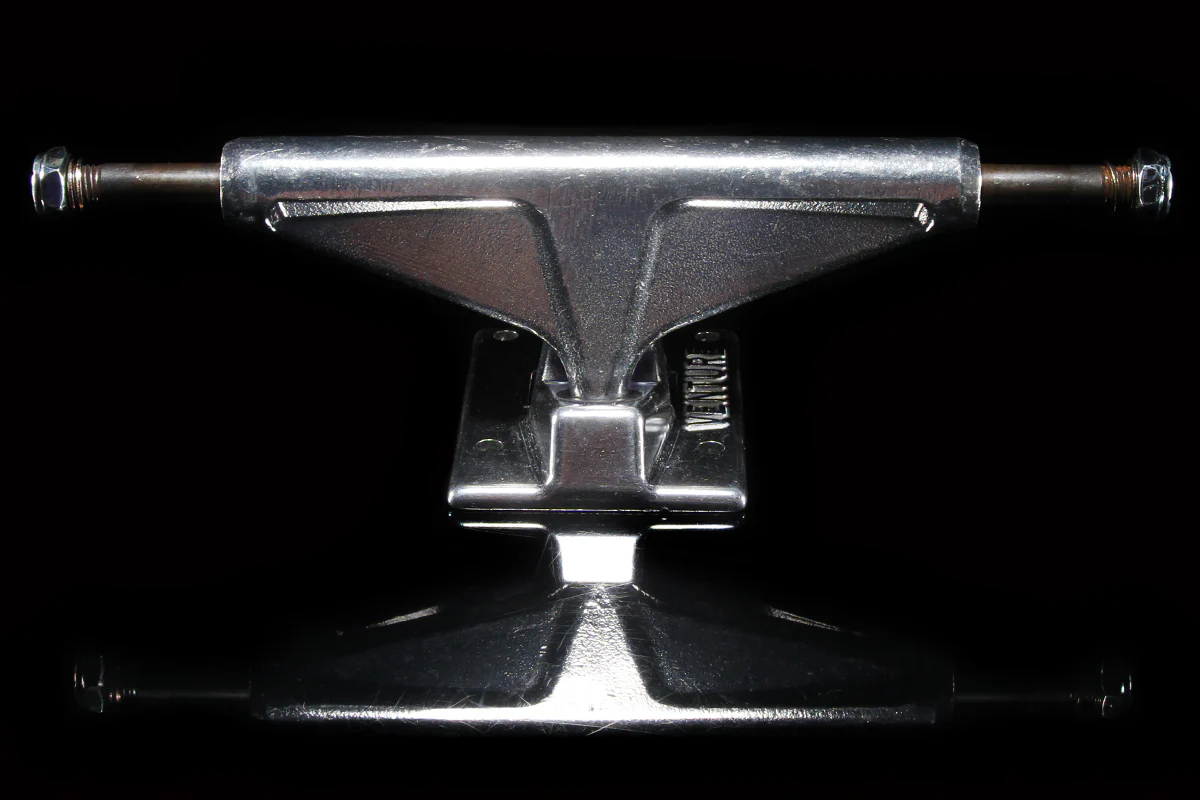 17266-polished-v-hollow-truck-set-of-2-1.webp Polished V-Hollow Truck (Set of 2)