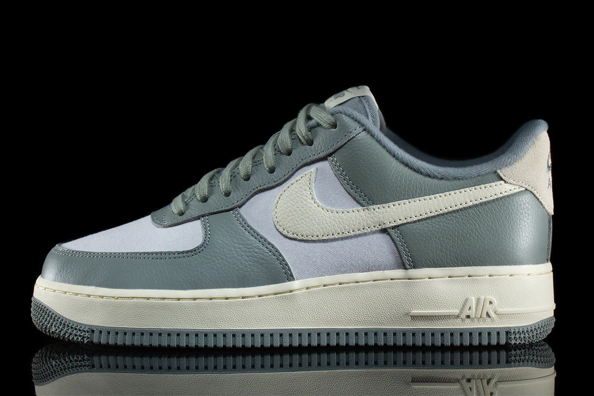 3195-air-force-1-07-lx-mica-green-1.webp Air Force 1 '07 LX "Mica Green"