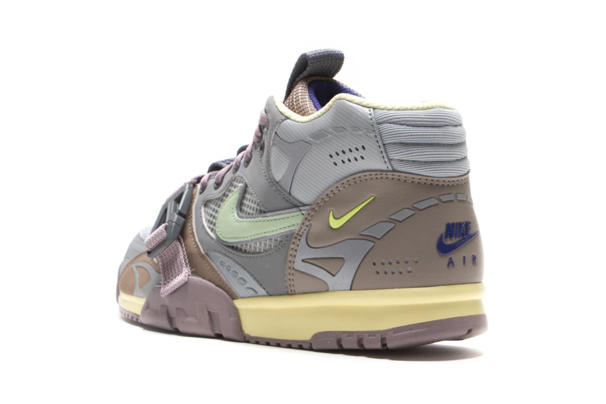 4211-air-trainer-1-sp-7.webp Air Trainer 1 SP