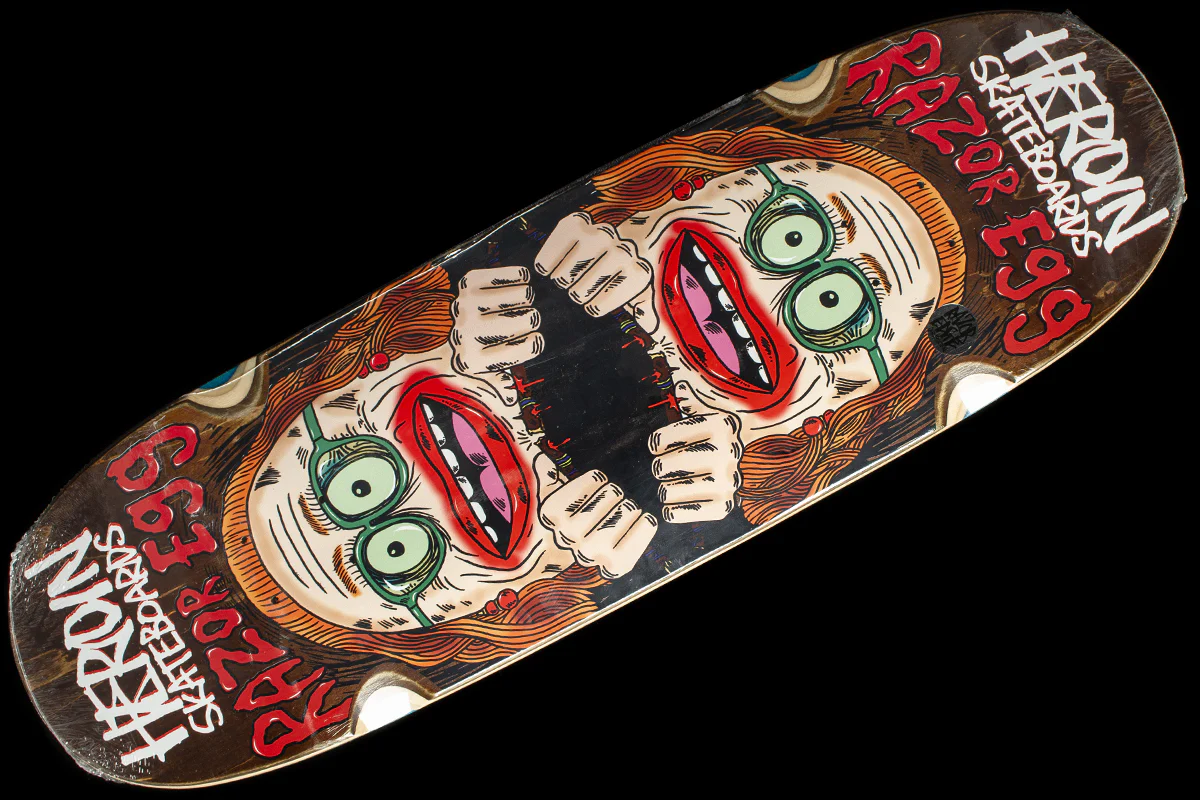 4943-auntie-razoregg-deck-9.75-1.webp Auntie Razoregg Deck 9.75"