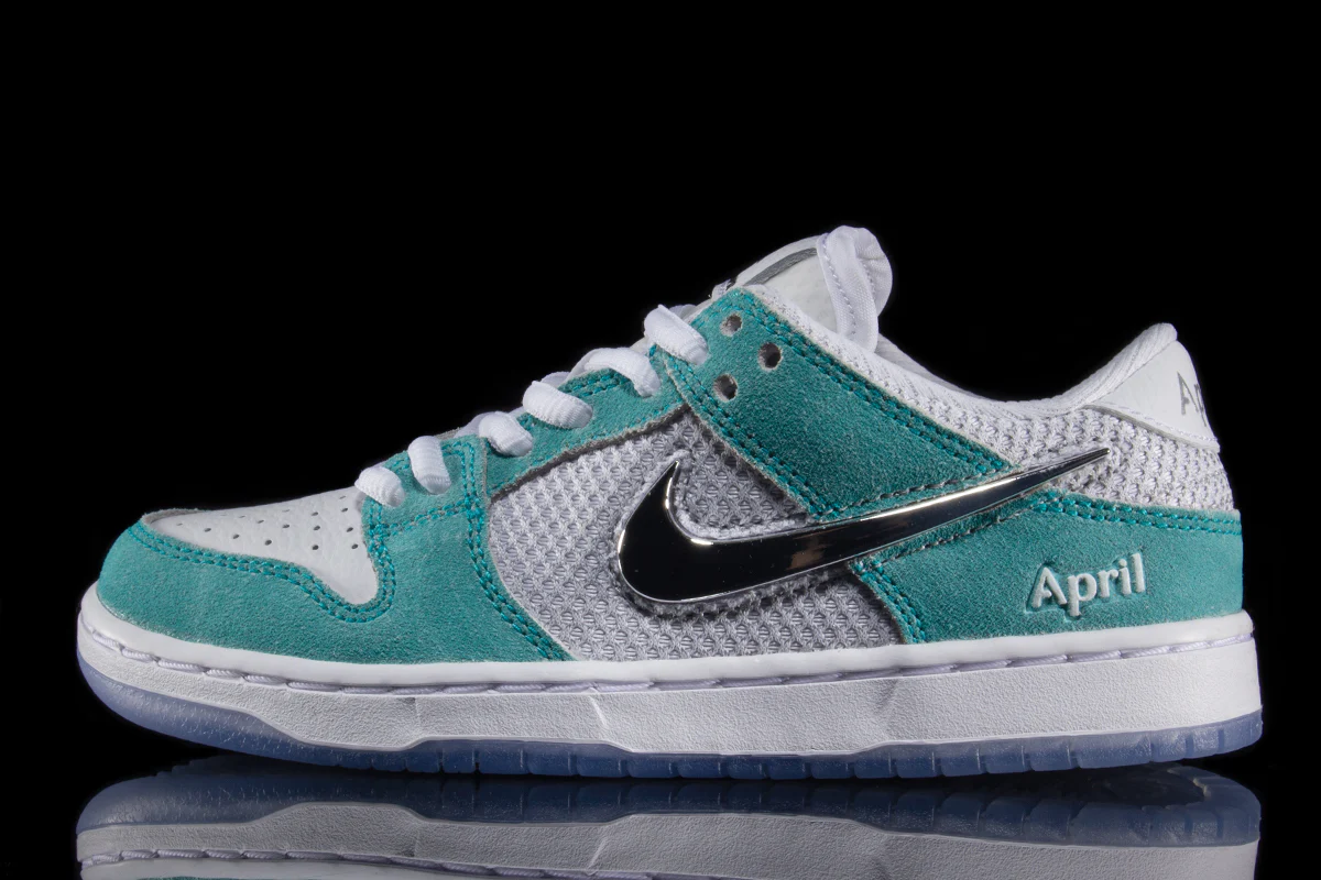 9482-dunk-low-pro-x-april-skateboards-ps-1.webp Dunk Low Pro x April Skateboards (PS)