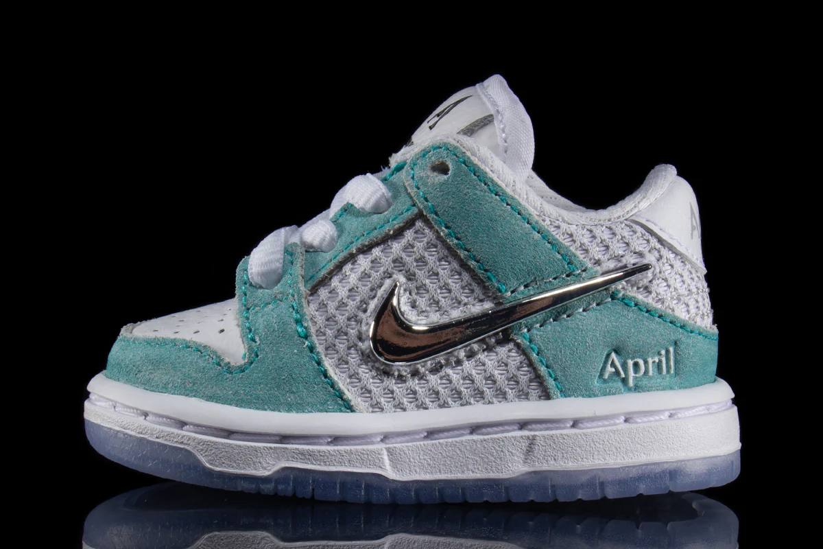 9495-dunk-low-pro-x-april-skateboards-td-1.webp Dunk Low Pro x April Skateboards (TD)